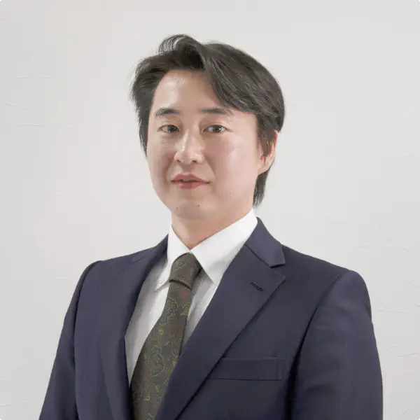 泉 健治郎 KENJIRO IZUMI